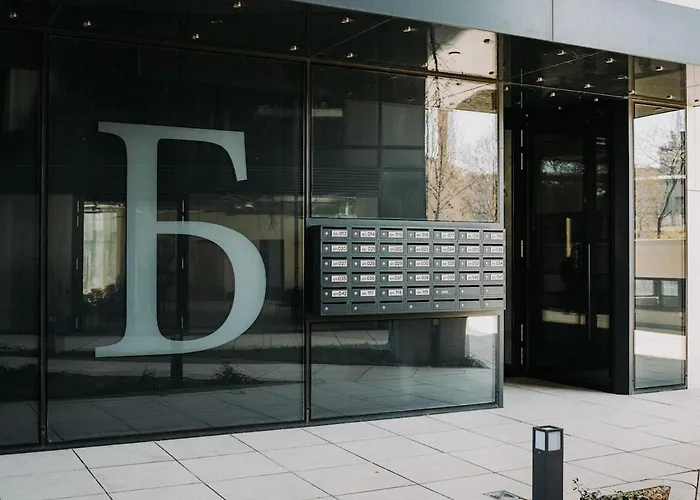 N Vaptsarov Sea Garden Apartament *